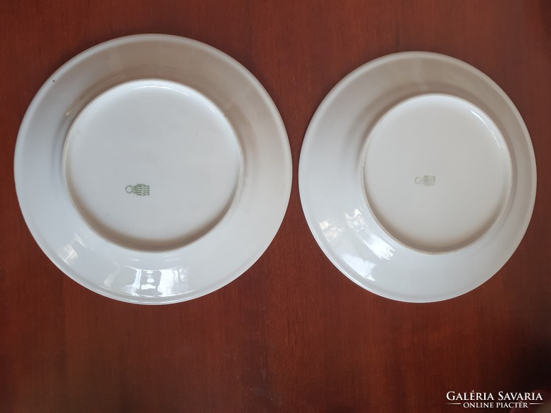 Zsolnay jelzésű porcelán tányér kobaltkék csíkkal 2 db együtt, 18,3 cm