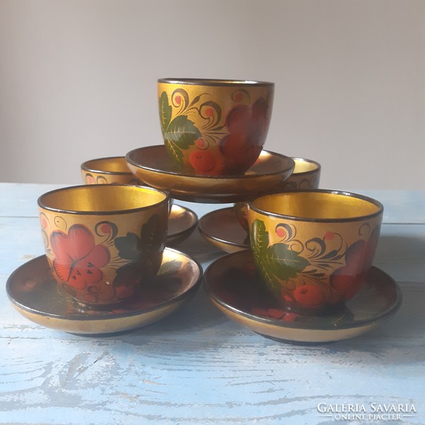 Hand painted russian khokhloma cup with honeycomb. Poppy pattern