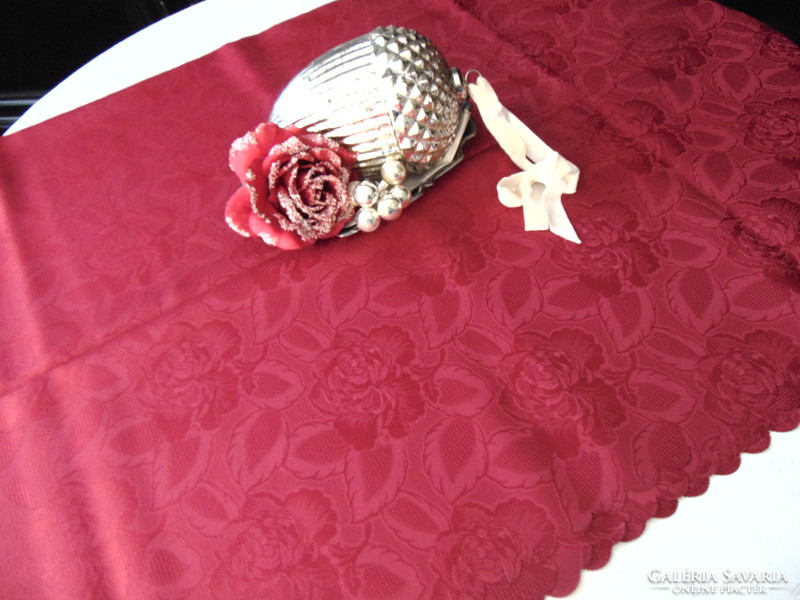 Burgundi vörös selyemdamaszt asztalterítő 153 x 355 cm téglalap