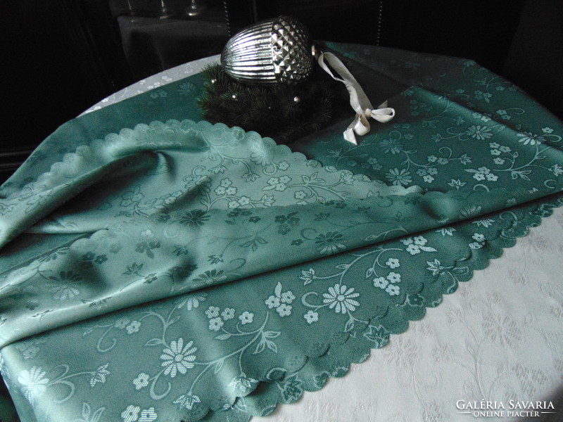Beautiful moss green silk tablecloth 155 x 300 cm oval!
