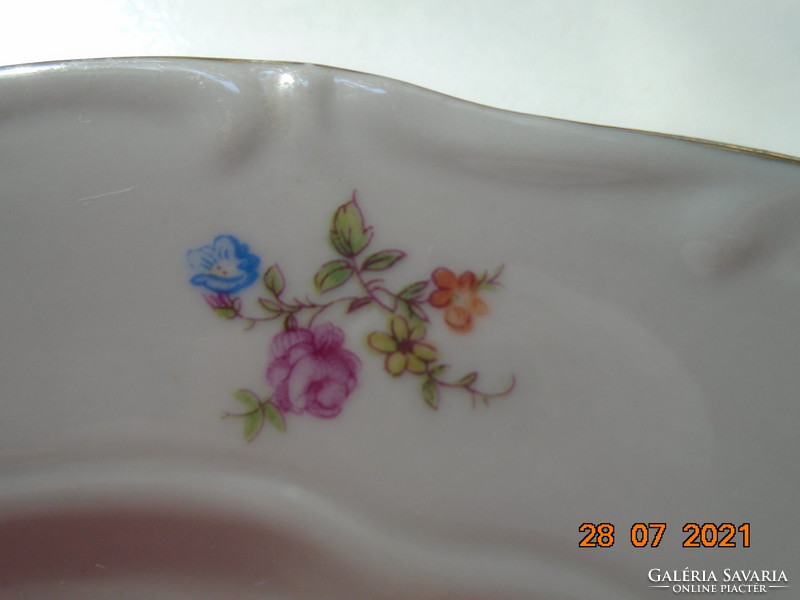 Zsolnay embossed scattered floral cake plate with embossed mark 19.5 cm
