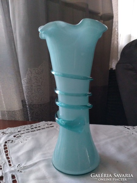 Muránói vízkék színű szakított üveg  váza