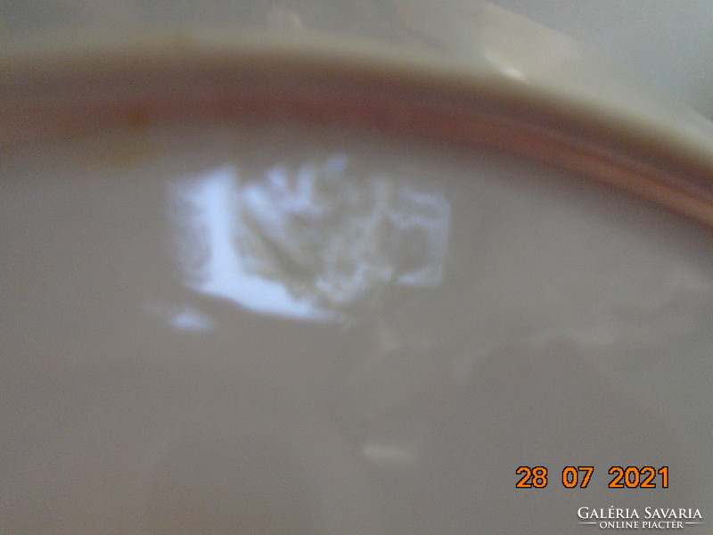Zsolnay dombormintás szórt virágmintás süteményes tányér, benyomott jelzéssel 19,5 cm