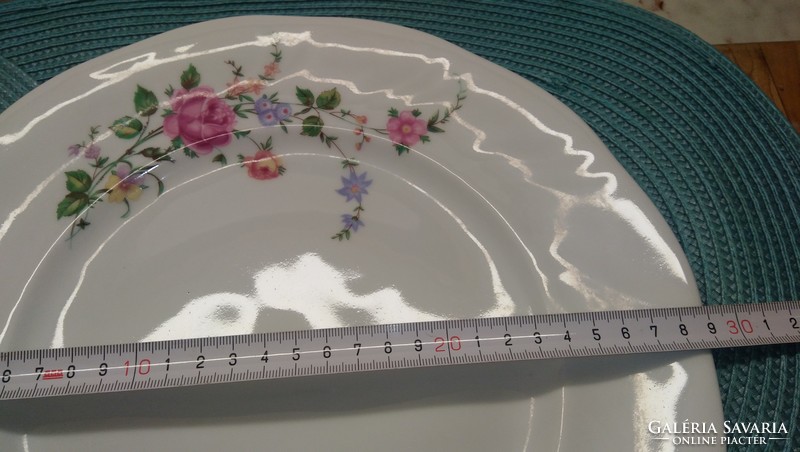 1 db lapos, 1 db  mély tányér, 1 db nagy méretű (29 cm ) porcelán tálaló tál, lengyel korona jelzés