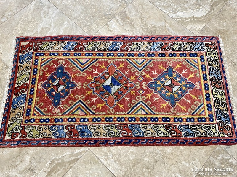 Kaukázusi szőnyeg 135x70cm