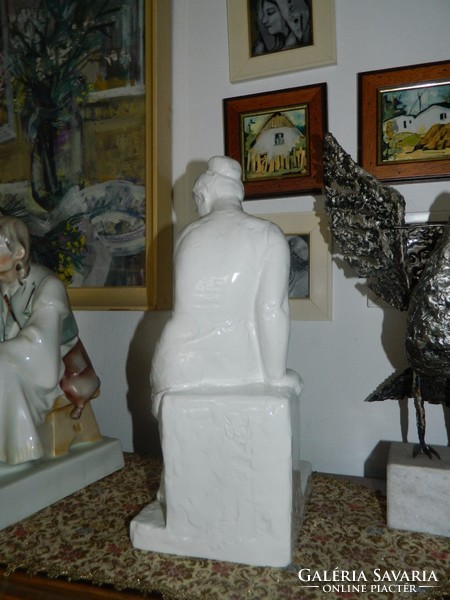 Kerényi Jenő kisplasztika szobor 39 cm