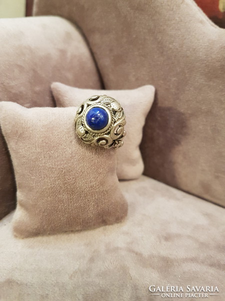 Antique silver ring with lapis lazuli stone
