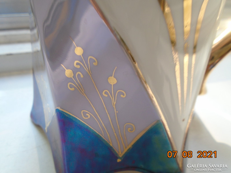 Szecessziós architekturális formákkal,kézzel festett aranyvirágokkal,6 szögletes eozinos kiöntő
