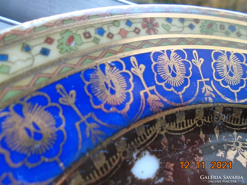 Altwien 3-row gold brocade cake plate with a hinged scene