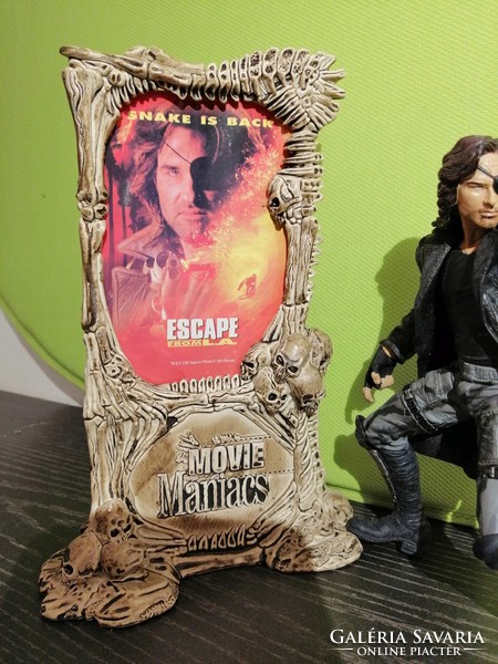 Action figure, movie maniacs, escape