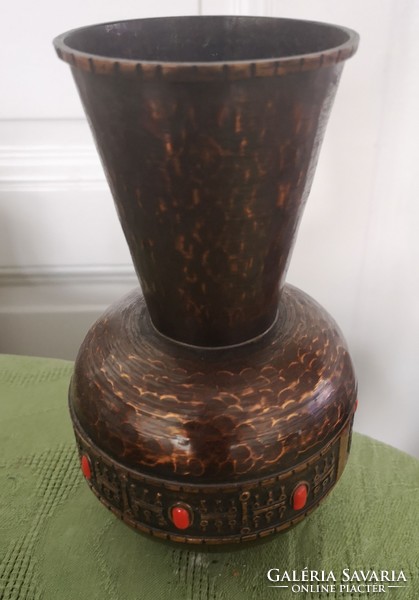 Teván Margit jellegű bronz iparművész váza