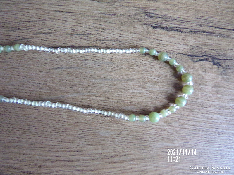 Apple green and translucent glass necklace