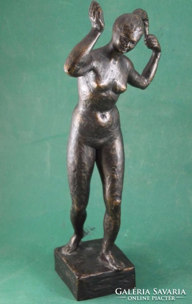 Gyenes Tamás : Fésülködő meztelen nő akt szobor - kisplasztika