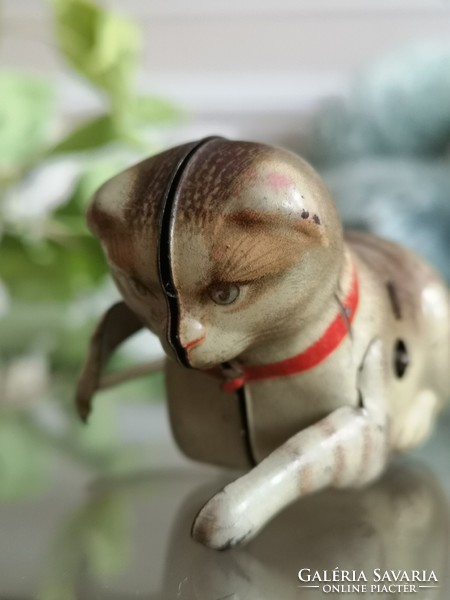 Antique plate, tin cat wind-up children's toy mechanical cat made in w. German u. S. Zone