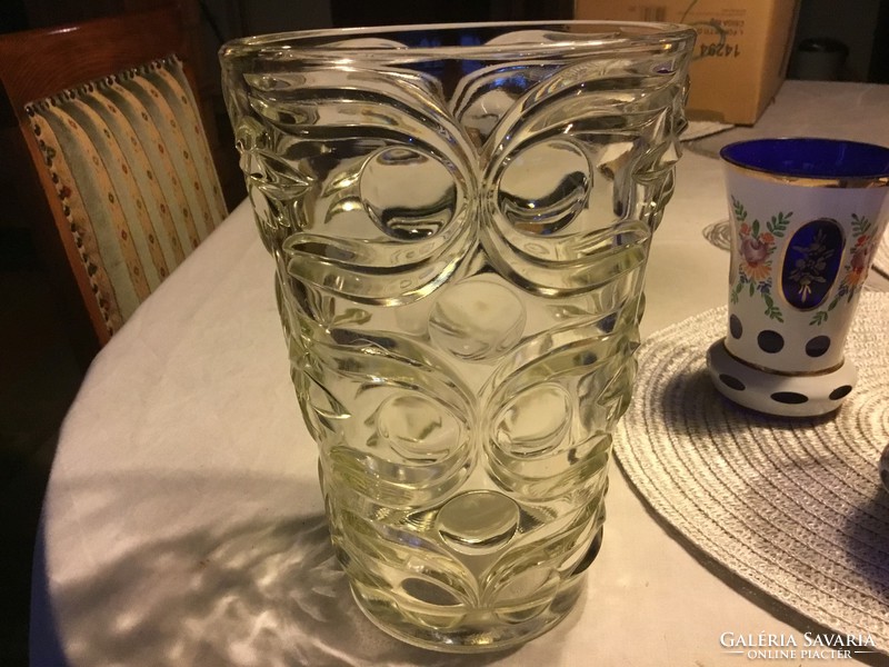 Nagy üveg váza 21 centis, szája 15 cm.