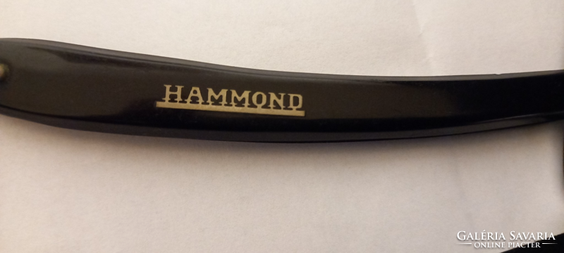 Hammond razor with handle