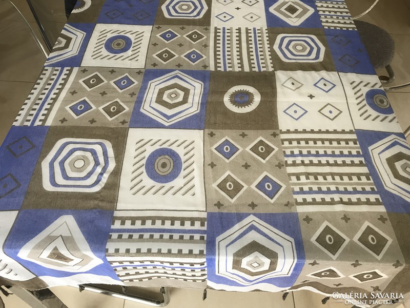 Viscose scarf with geometric pattern, 17 & co, 110 x 110 cm