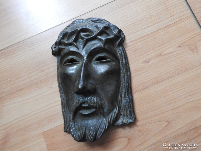 Dwelling house 1940 _ bronze head of Jesus