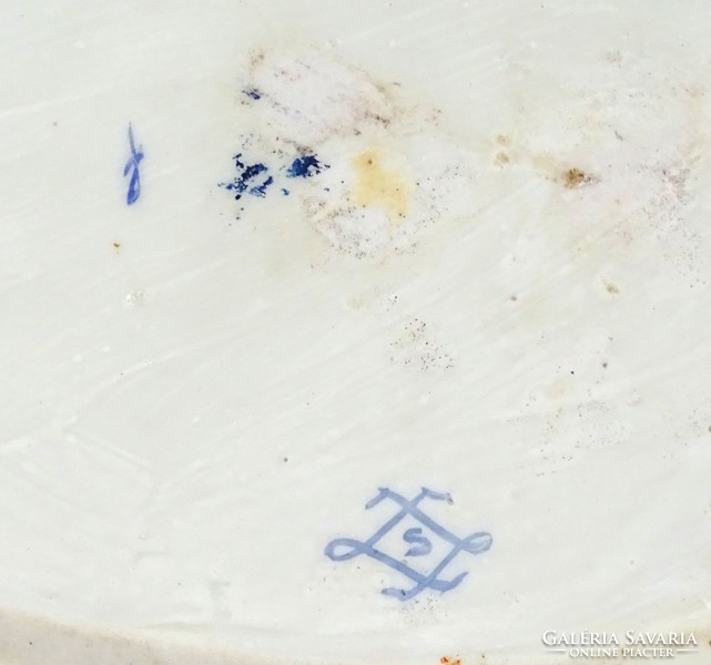 0Z878 Antik jelzett Sevres porcelán hölgy báránnyal