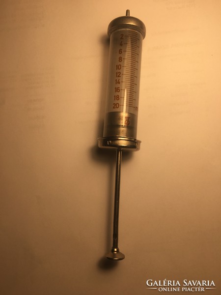 20 Ml old syringe