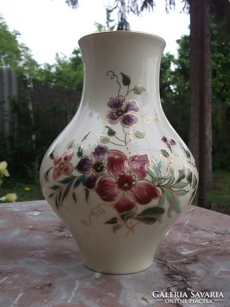 Eternal value-Zsolnay bay vase is flawless, also a gift