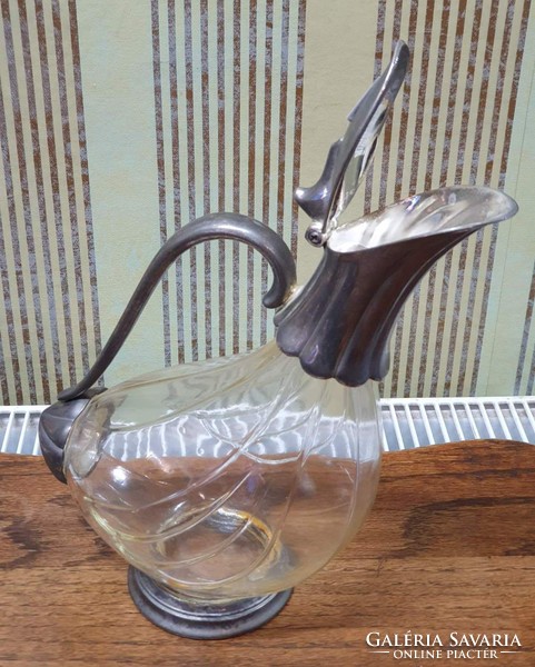 Drink pouring decanter