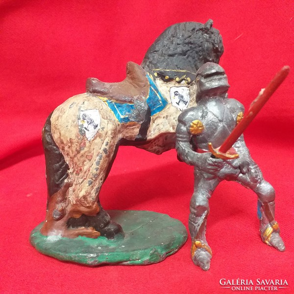Old painted large medieval solid lead soldier couple. 12 Cm.