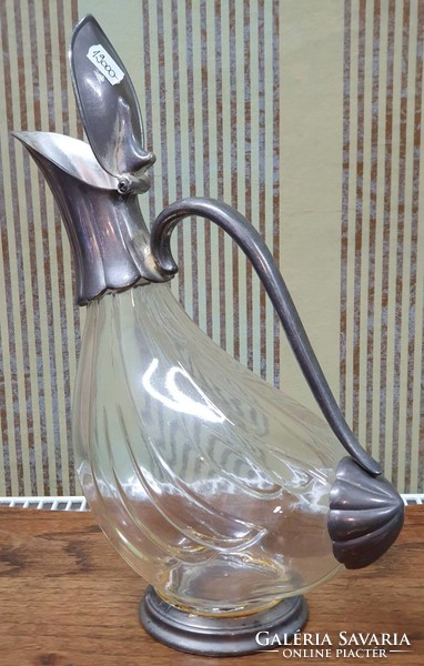 Drink pouring decanter