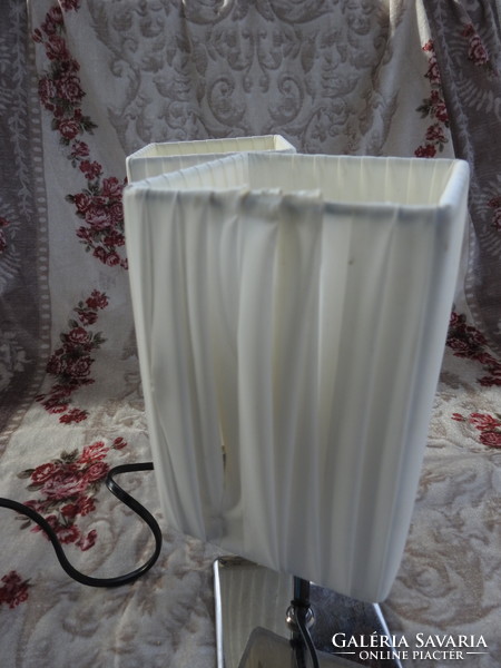 Modern fém testű lámpa pár - éjjeli lámpa - lemosható búrával