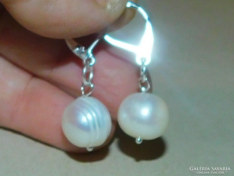 Off-white cultured real pearl sphere earrings