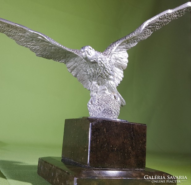 White-headed eagle - desk ornament