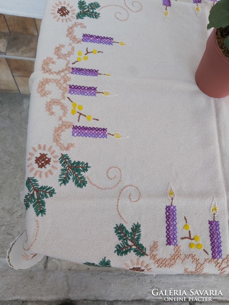 Beautiful Christmas candle tablecloth, nostalgia piece festive decoration