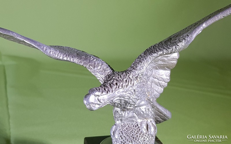 White-headed eagle - desk ornament