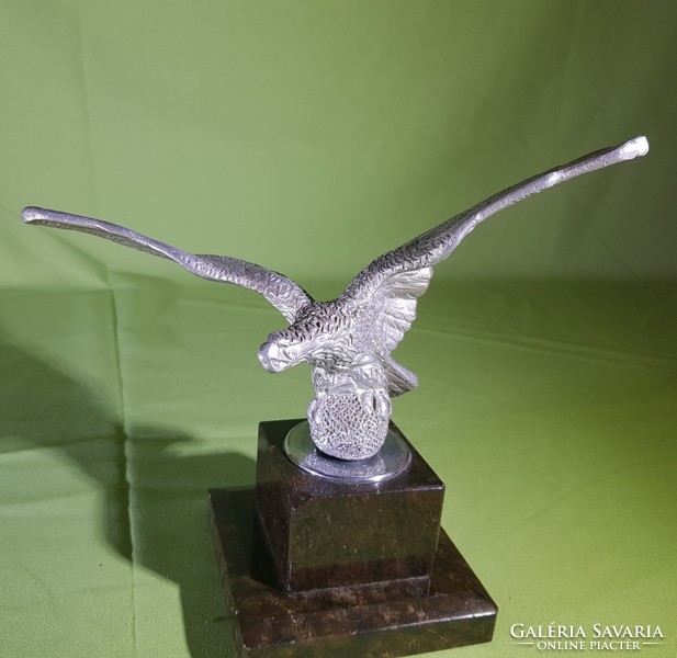 White-headed eagle - desk ornament