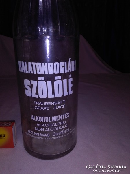 Balatonboglár grapes in a liter soft drink bottle