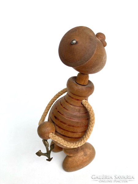 Fából készült régi Popeye tengerész, retro matróz popey figura
