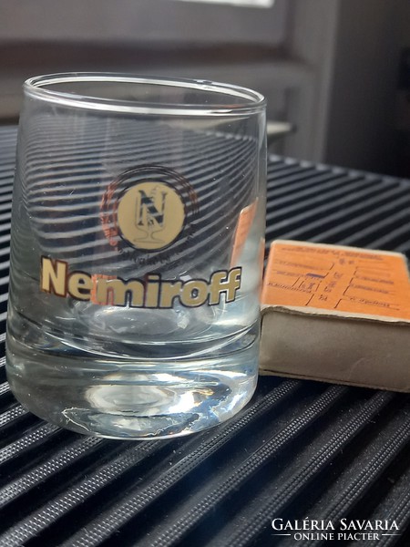 'Nemiroff' vodkás vastag fenekű üvegpohár, férfi ajándék