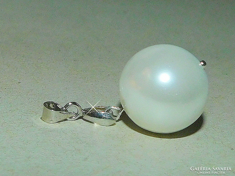 Törtfehér Gömb nagy Shell Pearl Gyöngy Medál 18KGP