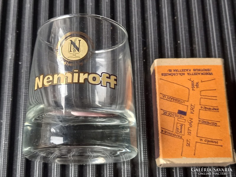 'Nemiroff' vodkás vastag fenekű üvegpohár, férfi ajándék