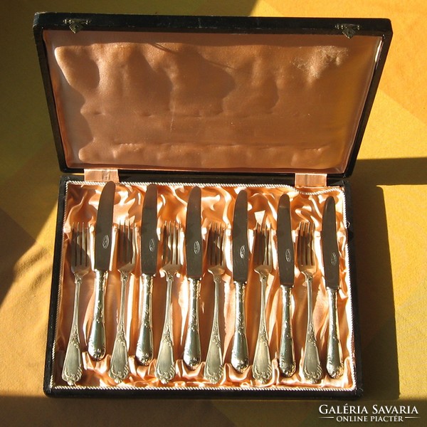 Art Nouveau dessert set in box. Alpaca, ie not silver, but in good condition, good to use.
