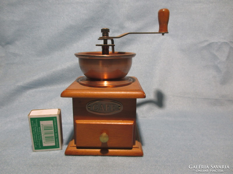 Working coffee grinder