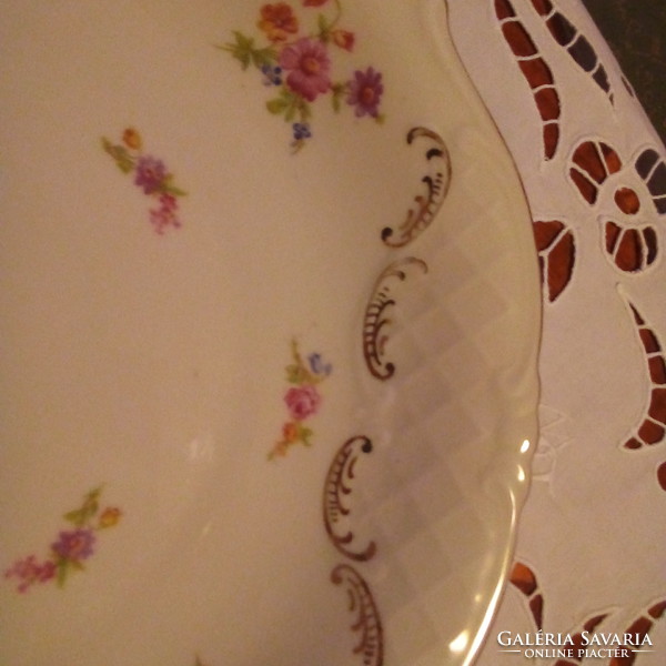 Antique, rare, beautiful cream colored Bavarian large table centerpiece 27.5 cm