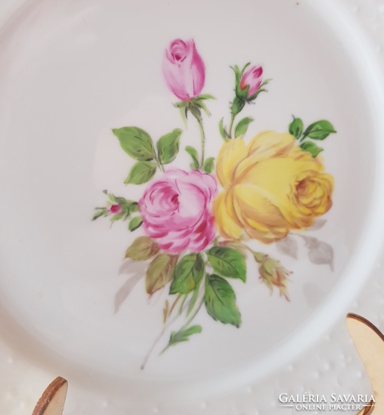 Meißner porcelain plate with hand painted bouquet pattern of vintage pgh 70s