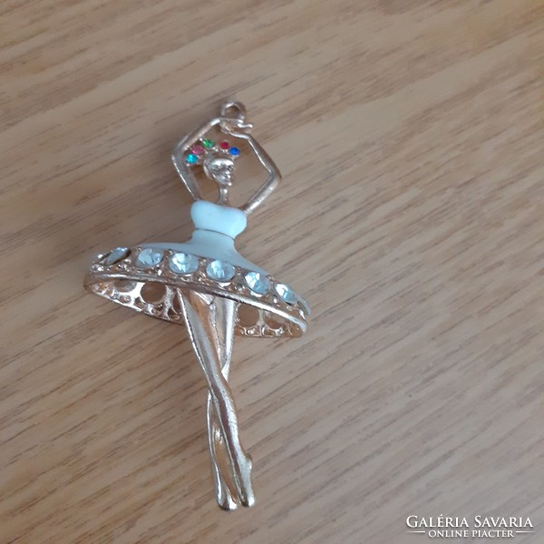 The little ballerina pendant