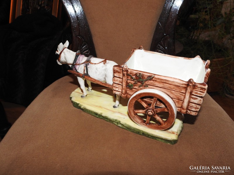 Antik majolika Austria jelzésű lovasszekér - lovas szekér