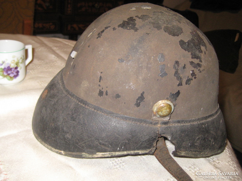 Fireman's leather helmet, kobak from the mid-1800s 26 x 16 cm