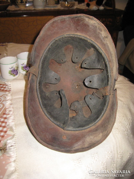 Fireman's leather helmet, kobak from the mid-1800s 26 x 16 cm