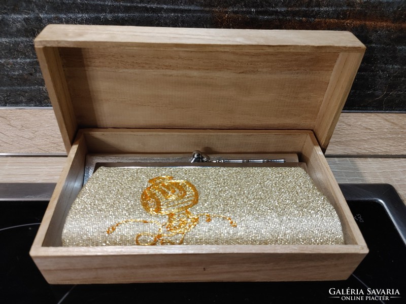 Antik arany kis méretű női alkalmi színházi táska kézi retikül eredeti dobozában