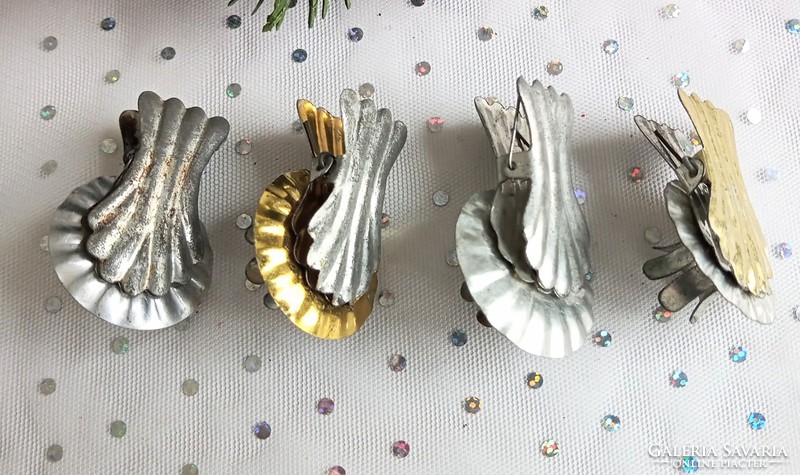 Candle holder metal clip, 4 Christmas tree ornaments and 4 candles