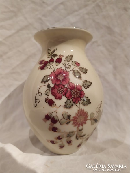Zsolnay kis festett porcelán váza